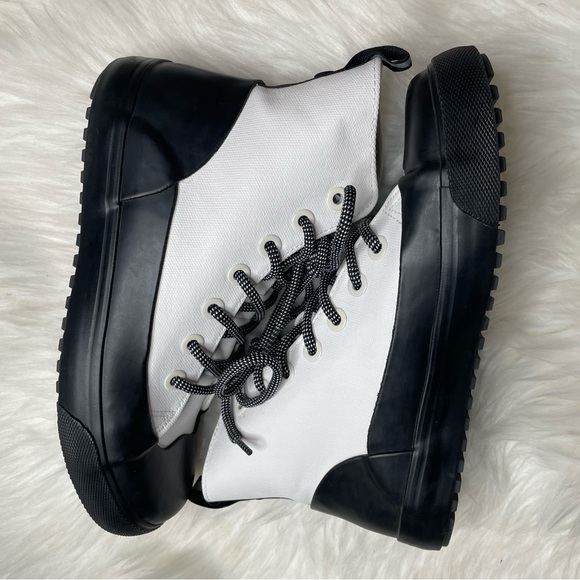 🐼🔳Hunter x Hunter Womens Boots Shoes Size 7.5 or Mens Size 5.5 - Picture 7 of 10